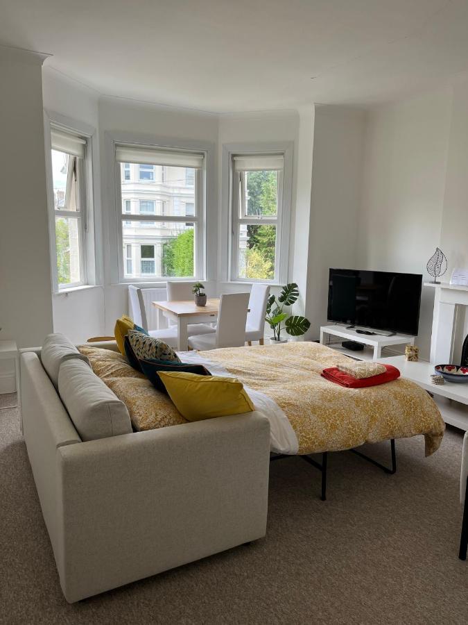 Tree Tops Apartment In Tunbridge Wells Exterior photo