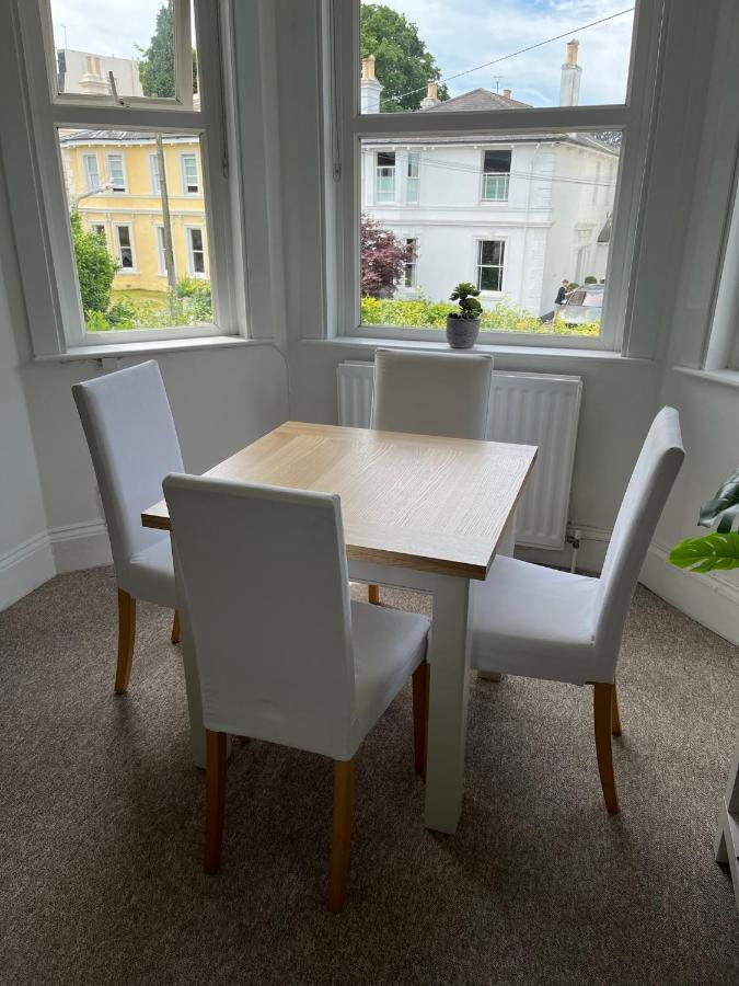 Tree Tops Apartment In Tunbridge Wells Exterior photo